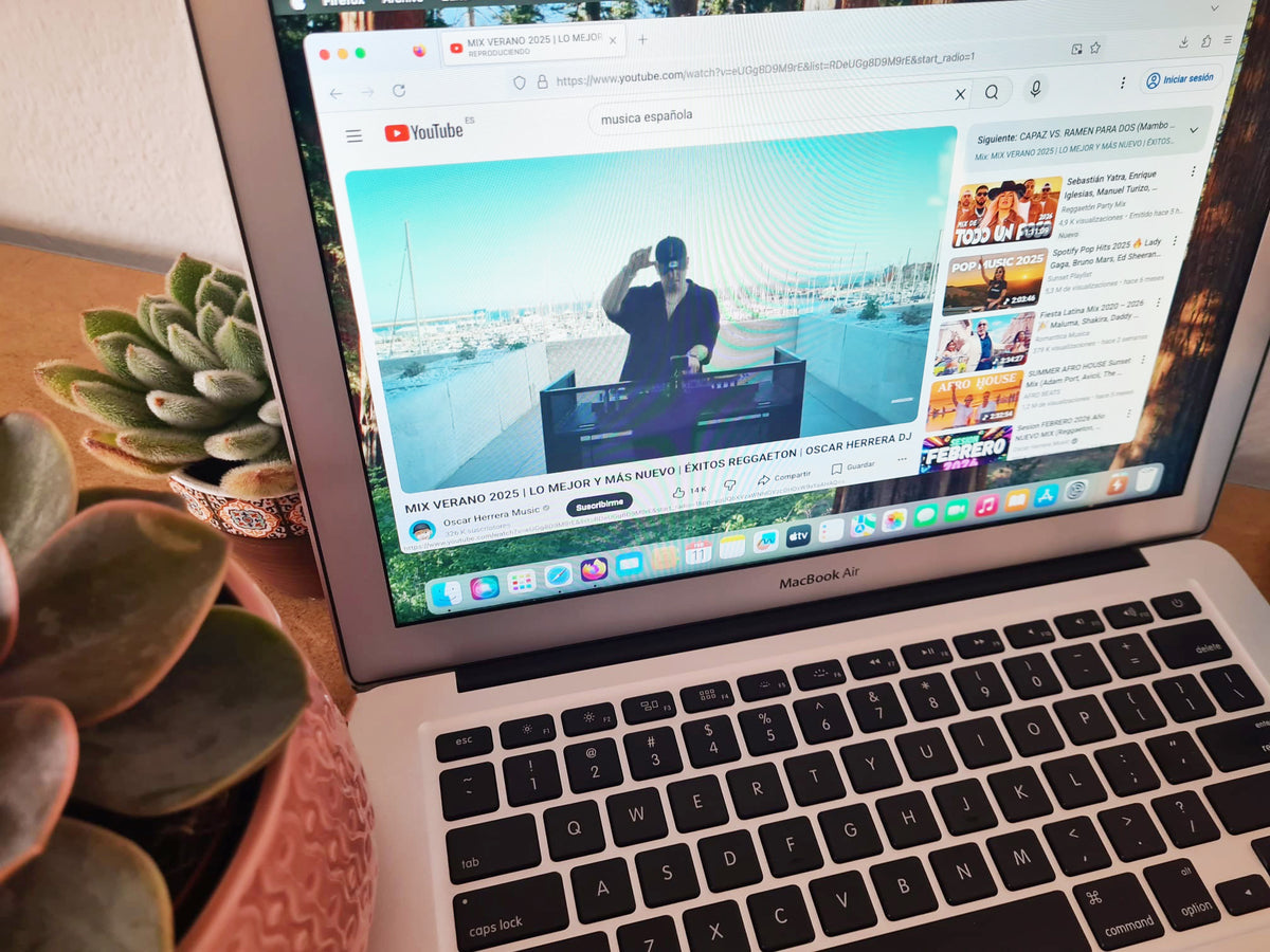 MacBook Air 11 2015 256GB SSD SEQUOIA MAC
