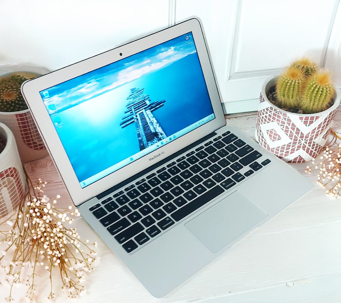 MacBook Air 11" 2015 8GB RAM 256GB SSD Windos 11 Pro