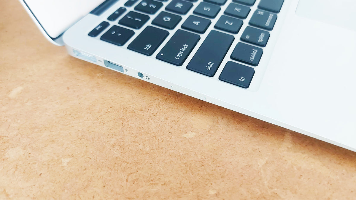 MacBook Air 11" 2015 8GB RAM 256GB SSD Windos 11 Pro