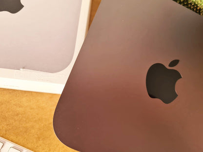 Apple Mac Mini 2018 Space Gray - lifestyle shot