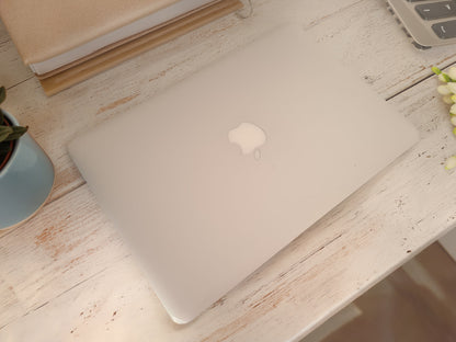 MacBook Pro 13" Retina (Early 2015) • i5 • 8GB RAM • 128GB SSD