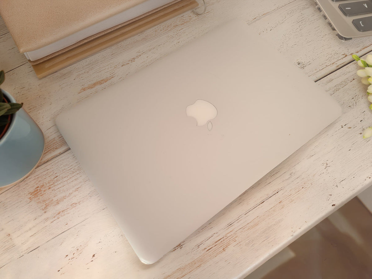 MacBook Pro 13 2015 tapa trasera cerrada