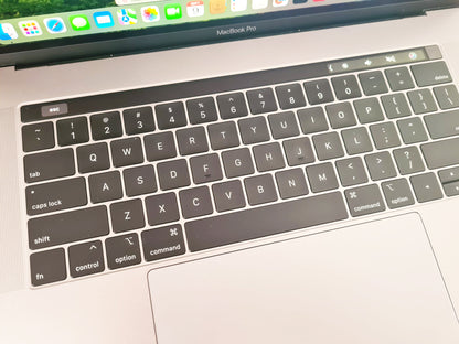 APPLE MacBook Pro 15 2018 i7 16GB 1TB Radeon 560X