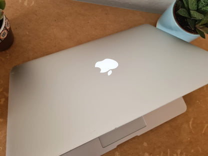 MacBook Air 11 2015 256GB SSD SEQUOIA MAC