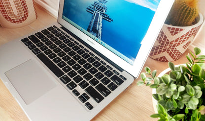 MacBook Air 11" 2015 8GB RAM 256GB SSD Windos 11 Pro