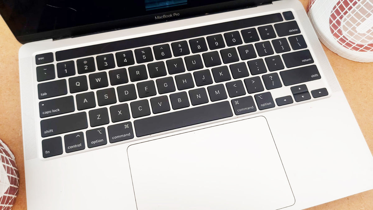 MacBook Pro 13" 2020 🍏 8GB RAM 2TB SSD 🛑 Bloqueado