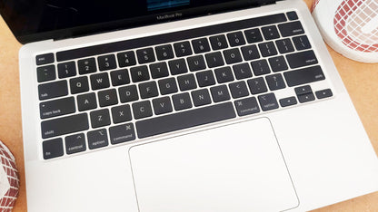 MacBook Pro 13" 2020 🍏 8GB RAM 2TB SSD 🛑 Bloqueado