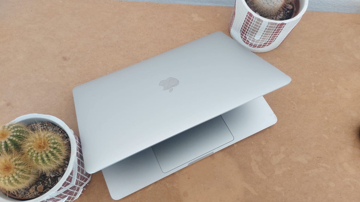 MacBook Pro 13" 2020 🍏 8GB RAM 2TB SSD 🛑 Bloqueado