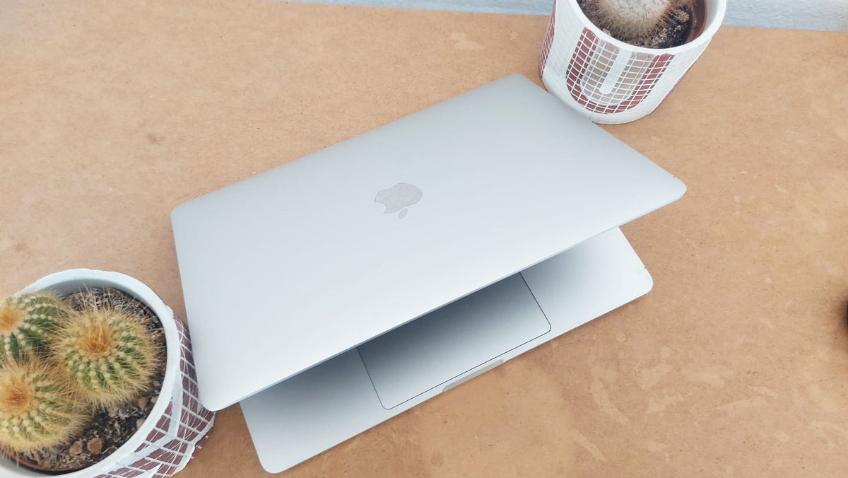 MacBook Pro 13" 2020 🍏 8GB RAM 2TB SSD 🛑 Bloqueado